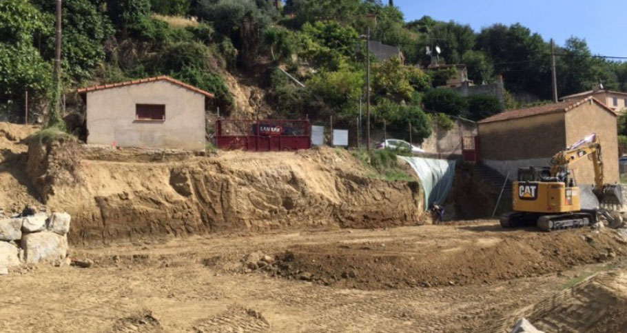 Réalisation d'un mur de soutènement en béton matricé sur la commune de Gorbio dans le 06